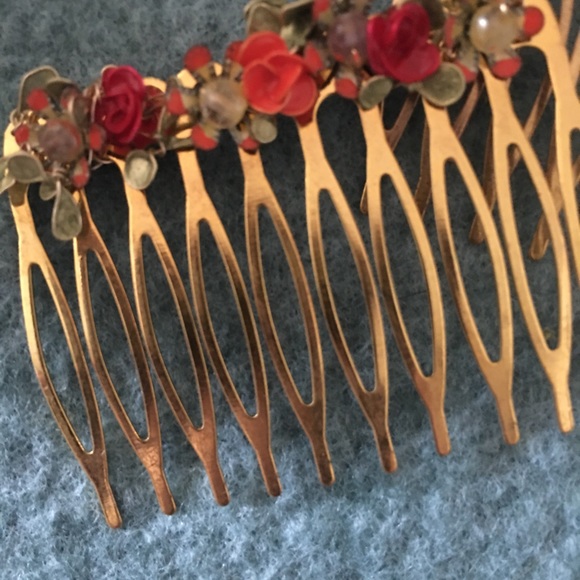 OOAK hair combs. Handmade and simply gorgeous! - Picture 3 of 4
